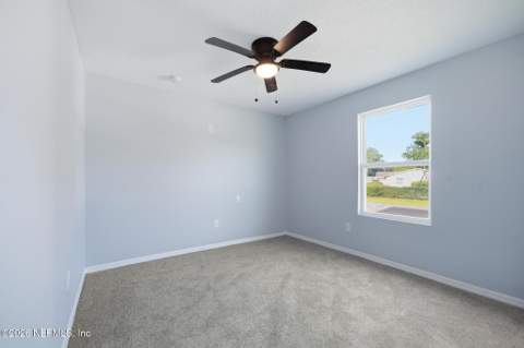 4327 Bessie Circle, Jacksonville FL - photo 11 of 39
