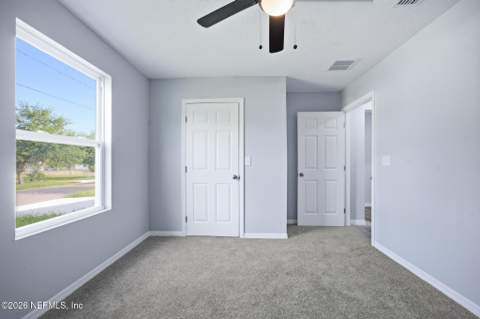 4327 Bessie Circle, Jacksonville FL - photo 12 of 39