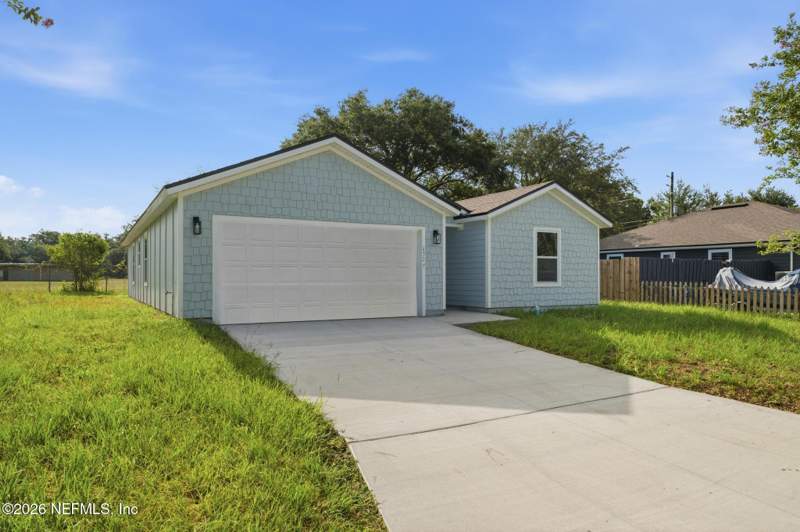 4 bedroom Single Family Residence at 4327 Bessie Circle, Fayetteville, Jacksonville — photo 2