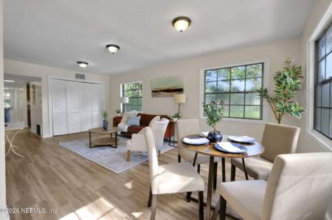 3304 Spring Glen Road, Jacksonville FL - photo 8 of 34