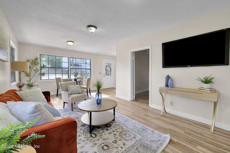 3 bedroom Single Family Residence at 3304 Spring Glen Road, Englewood, Jacksonville — photo 2