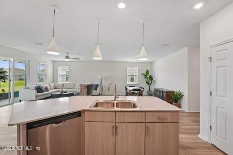8409 Hawkes Meadow, Jacksonville FL - photo 9 of 21