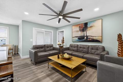 1028 4th Street #G, Jacksonville Beach FL - photo 6 of 29