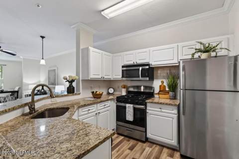 13810 Sutton Park Drive #425, Jacksonville FL - photo 9 of 41