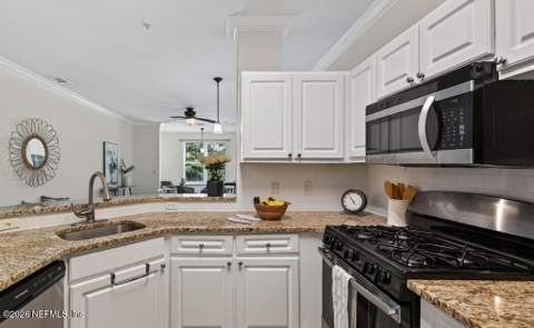 13810 Sutton Park Drive #425, Jacksonville FL - photo 10 of 41