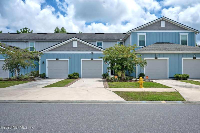 2 bedroom Townhouse at 883 Capitol Parkway, Capitol Park, Jacksonville — photo 1