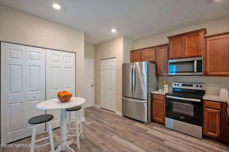 2 bedroom Townhouse at 883 Capitol Parkway, Capitol Park, Jacksonville — photo 2