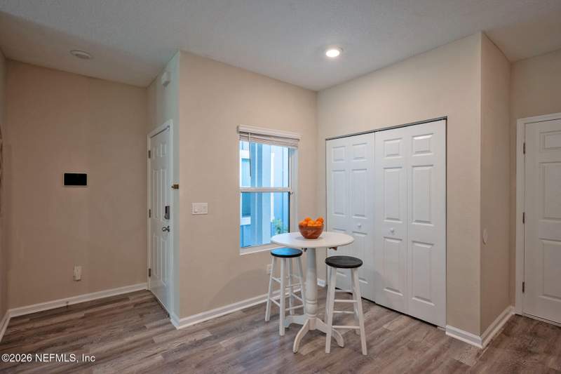 2 bedroom Townhouse at 883 Capitol Parkway, Capitol Park, Jacksonville — photo 3