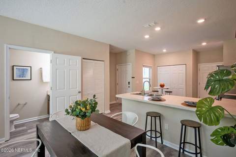 883 Capitol Parkway, Jacksonville FL - photo 7 of 25