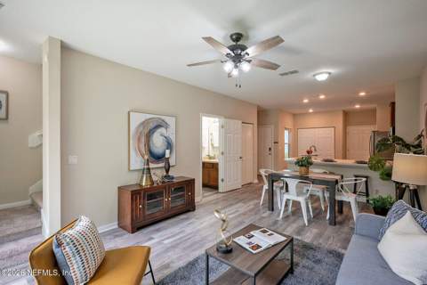 883 Capitol Parkway, Jacksonville FL - photo 12 of 25