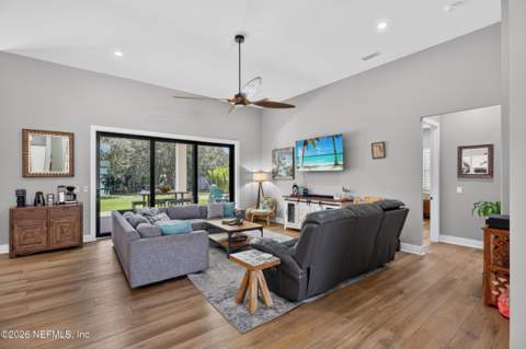 9117 Woodsman Cove Lane, Jacksonville FL - photo 8 of 57