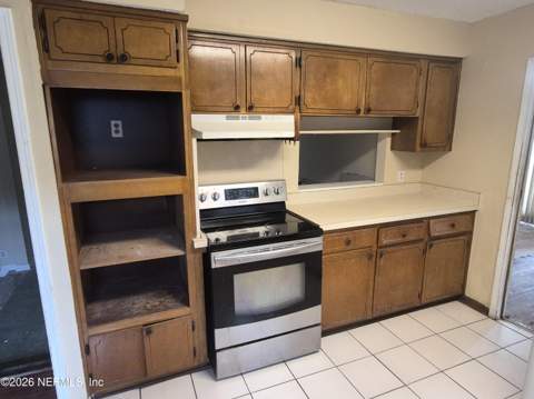 6046 Kinnon Drive, Jacksonville FL - photo 6 of 11