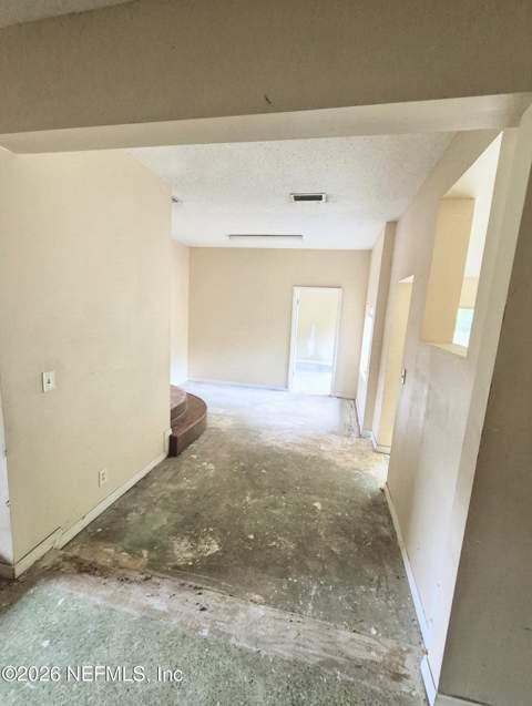 6046 Kinnon Drive, Jacksonville FL - photo 10 of 11