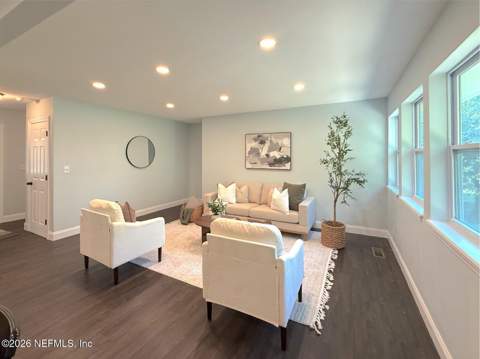 10135 Lakeview Road, Jacksonville FL - photo 9 of 30