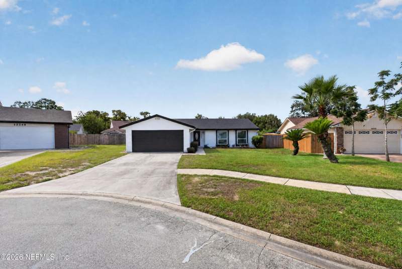 3 bedroom Single Family Residence at 12240 Chippenham Court, Cobblestone, Jacksonville — photo 2