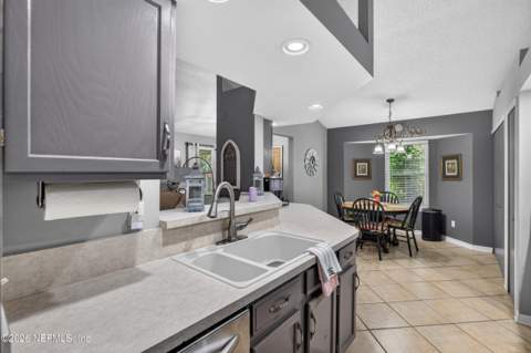 5112 Big Forest Lane, Jacksonville FL - photo 9 of 58