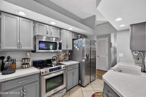 5112 Big Forest Lane, Jacksonville FL - photo 12 of 58