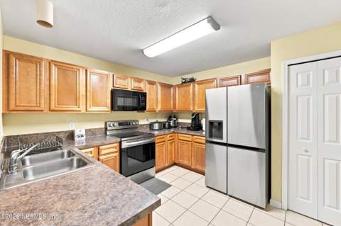 6860 Skaff Avenue #2-15, Jacksonville FL - photo 9 of 26