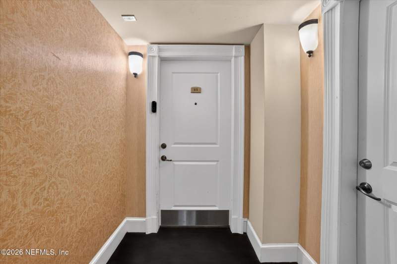 1 bedroom Condominium at 400 E Bay Street #101, The Plaza Condominium At Berkman, Jacksonville — photo 2