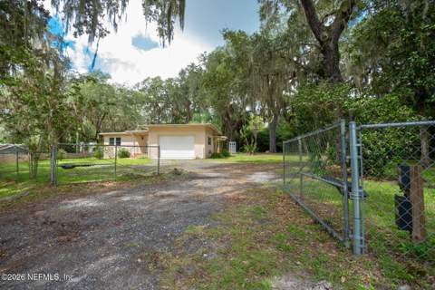 1202 Kirby Street, Palatka FL - photo 6 of 37