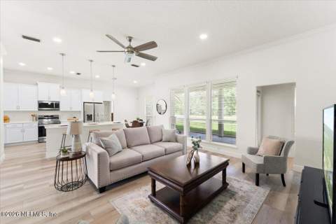 8039 Sierra Gardens Drive, Jacksonville FL - photo 17 of 53