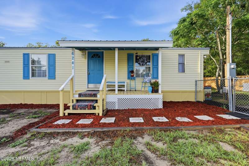 2 bedroom Mobile Home at 6241 Dennison Avenue, Highridge Estates, Keystone Heights — photo 3