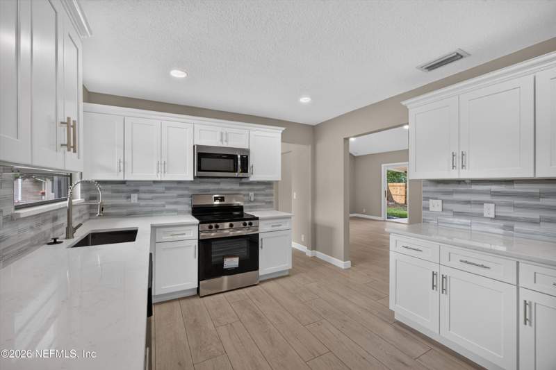 4 bedroom Single Family Residence at 4117 Wilcrest Court, Woodmere, Jacksonville — photo 5