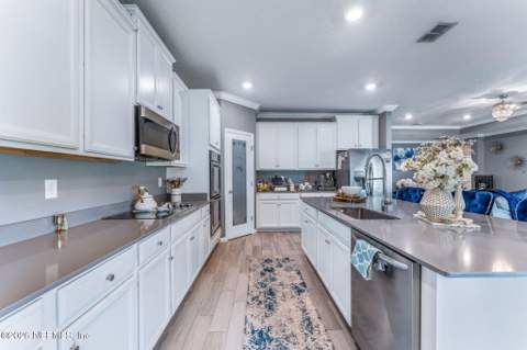10203 Ramsey Falls Drive, Jacksonville FL - photo 15 of 38