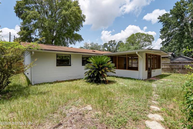 3 bedroom Single Family Residence at 7563 John F Kennedy Drive, Washington Lake Est, Jacksonville — photo 2