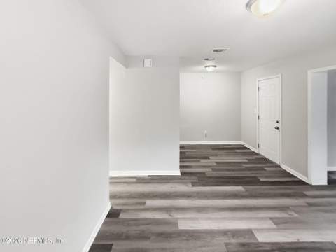 4823 Donnybrook Avenue, Jacksonville FL - photo 16 of 44