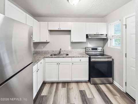 4823 Donnybrook Avenue, Jacksonville FL - photo 12 of 44