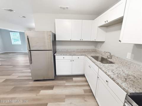 4823 Donnybrook Avenue, Jacksonville FL - photo 14 of 44