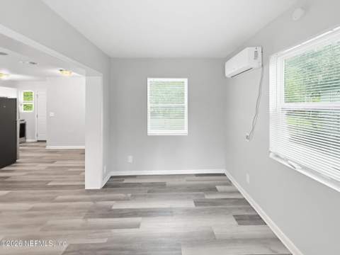 4823 Donnybrook Avenue, Jacksonville FL - photo 18 of 44