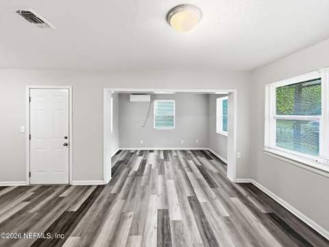 4823 Donnybrook Avenue, Jacksonville FL - photo 20 of 44