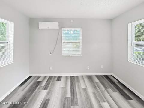 4823 Donnybrook Avenue, Jacksonville FL - photo 21 of 44