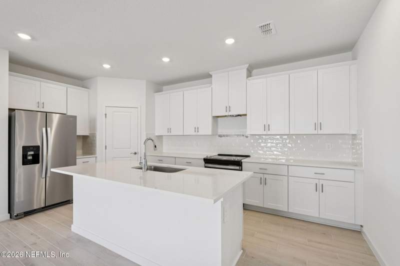 4 bedroom Single Family Residence at 10671 Lishwood Way, Kings Preserve, Jacksonville — photo 2