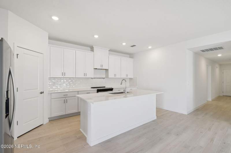 4 bedroom Single Family Residence at 10671 Lishwood Way, Kings Preserve, Jacksonville — photo 4