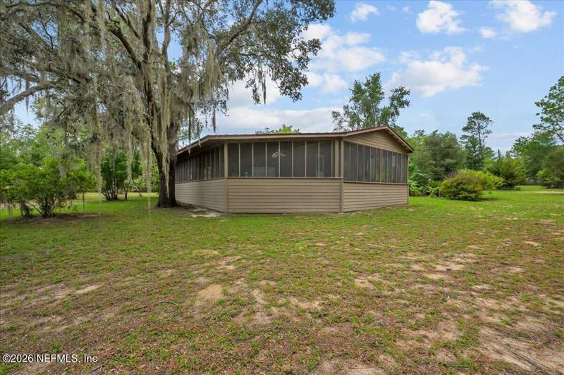 2 bedroom Manufactured Home at 6308 Grandview Court, Keystone Heights, Keystone Heights — photo 2