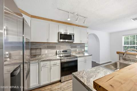 914 Hibernia Forest Drive, Fleming Island FL - photo 15 of 54