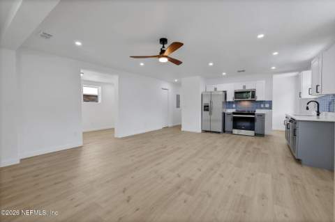 1209 Spruce Street, Green Cove Springs FL - photo 17 of 38
