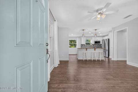 7220 Hielo Drive, Jacksonville FL - photo 7 of 47