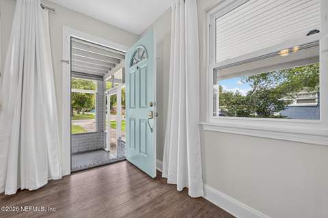 7220 Hielo Drive, Jacksonville FL - photo 8 of 47