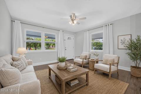 7220 Hielo Drive, Jacksonville FL - photo 10 of 47