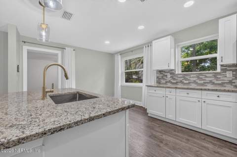 7220 Hielo Drive, Jacksonville FL - photo 17 of 47