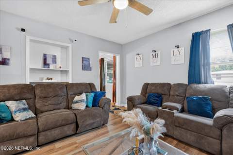 5257 Woodcrest Road, Jacksonville FL - photo 20 of 43