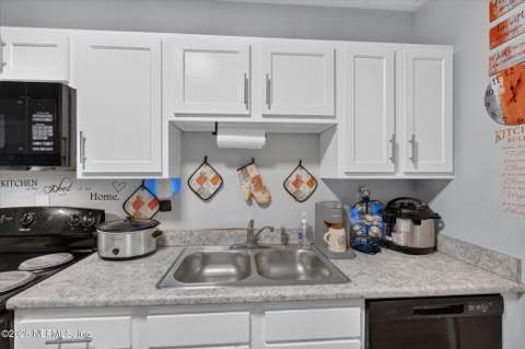 5257 Woodcrest Road, Jacksonville FL - photo 23 of 43