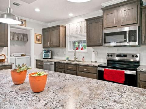 5835 Lisa Lynn Lane, Keystone Heights FL - photo 9 of 46