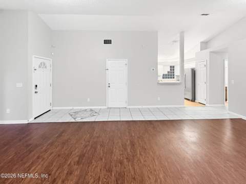 10725 Meadowlea Drive, Jacksonville FL - photo 11 of 36