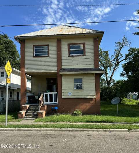 1209 W 3Rd Street, home for sale on W 3Rd Street