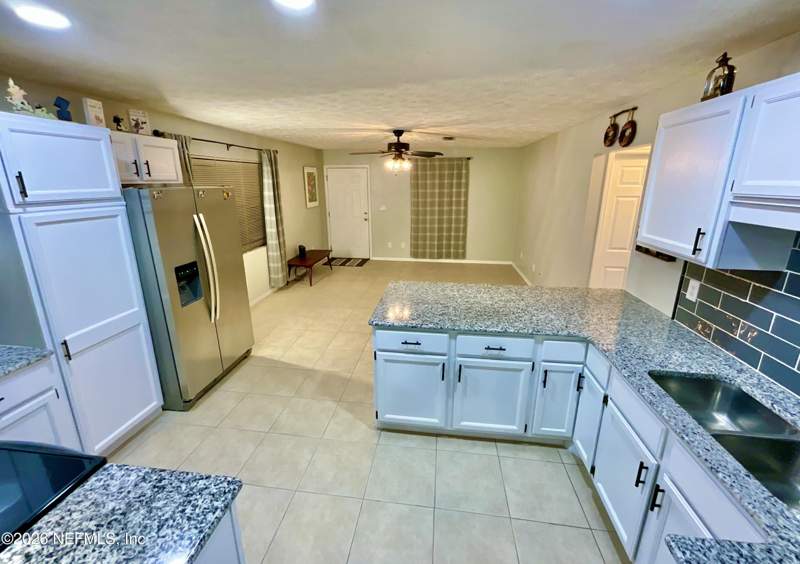 2 bedroom Single Family Residence at 468 SE 28th Way, Geneva Lake Estates, Melrose — photo 3